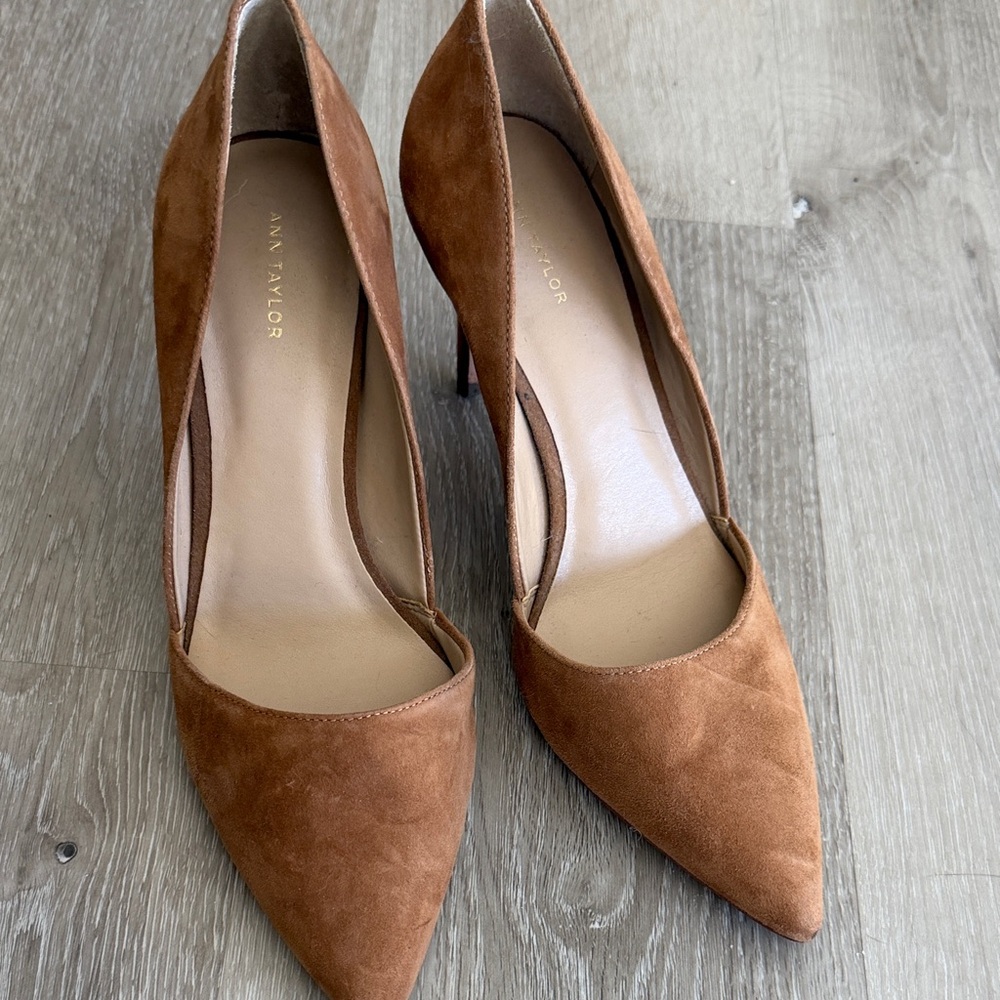 Ann Taylor Brown/Camel Suede Heels